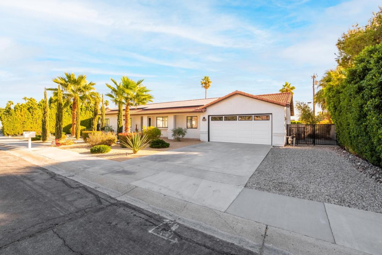 Beautiful Palm Springs Home Large Private Yard Buitenkant foto