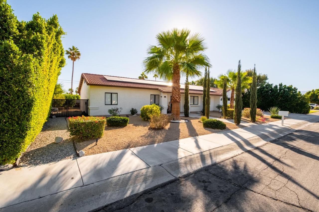 Beautiful Palm Springs Home Large Private Yard Buitenkant foto